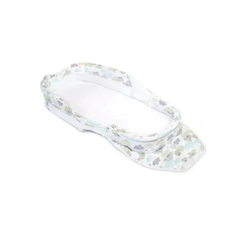 Baby Delight – Snuggle Nest Dream Portable Infant Sleeper, Sleepy Skies