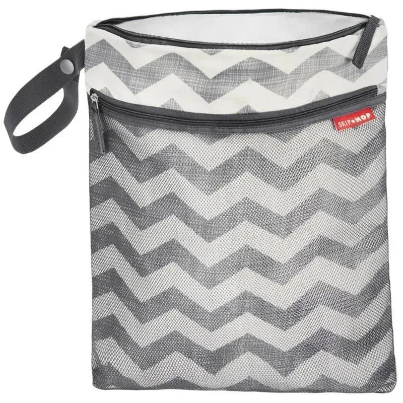 Skip Hop – Grab & Go Wet/Dry Bag, White/Grey Stripes (Chevron)