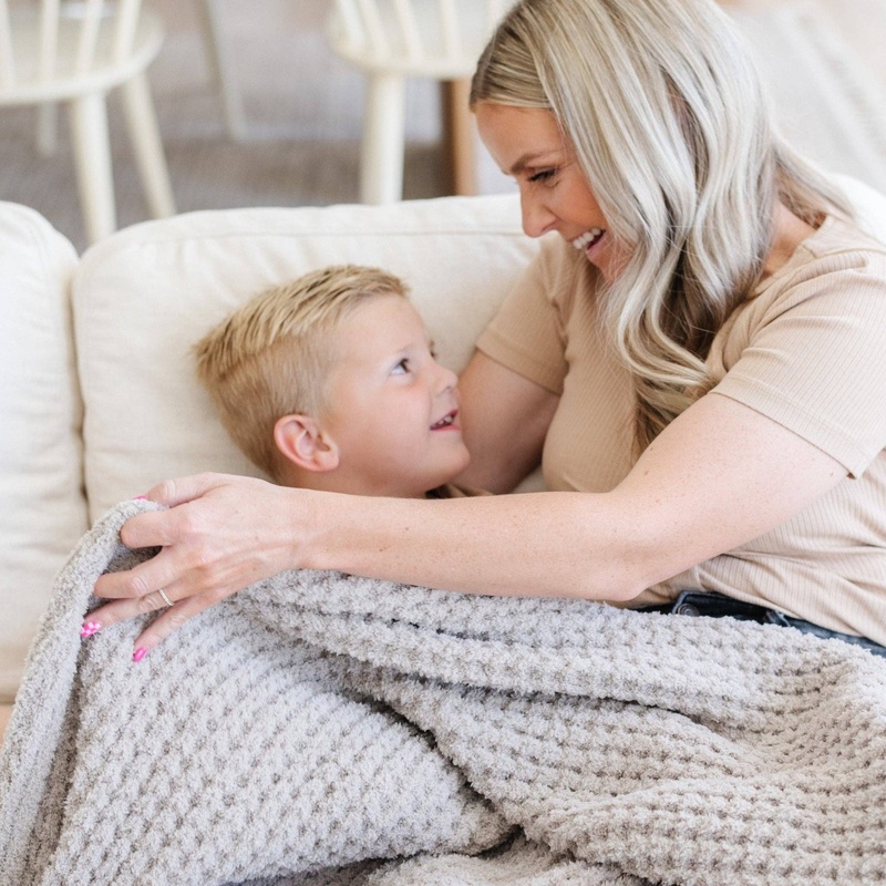 WAFFLE KNIT THROW BLANKETS: Oatmeal