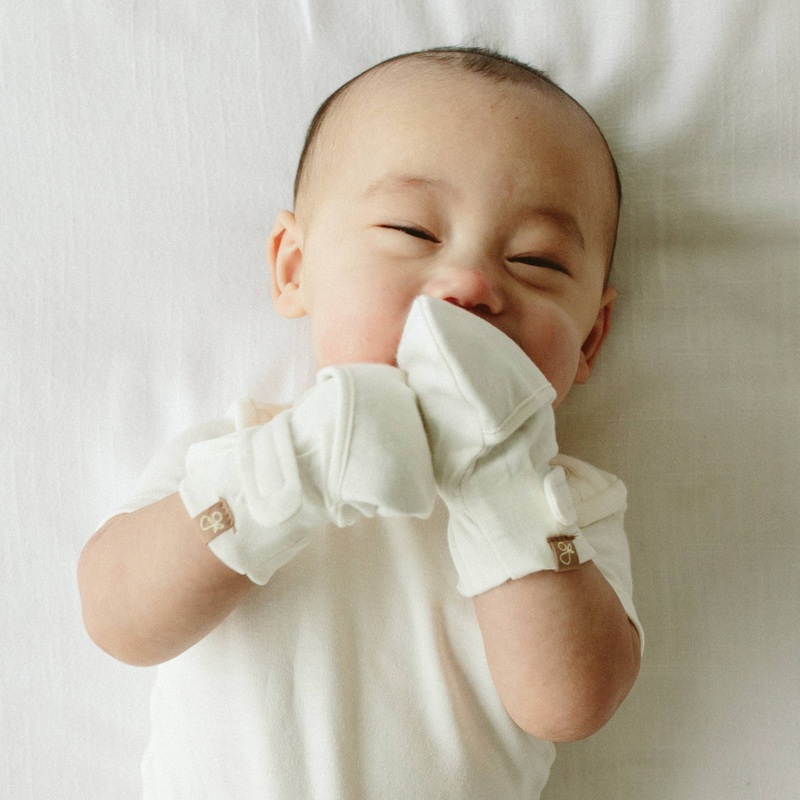Stay On Baby Mitts – Cloud: 0-3M